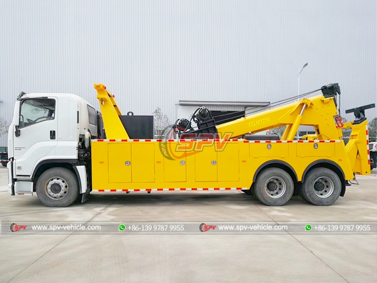 ISUZU Road Recovery Truck - Left Side